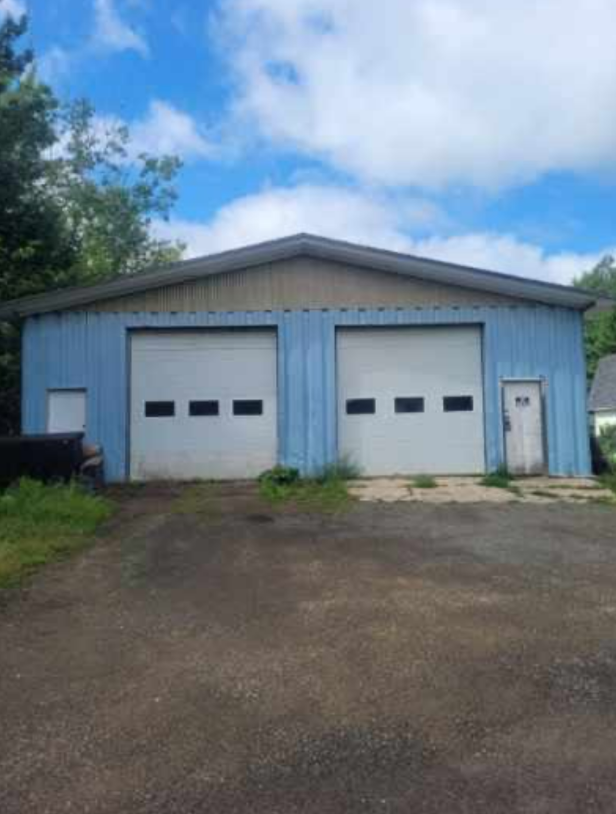 1326 Route 114 - Garage